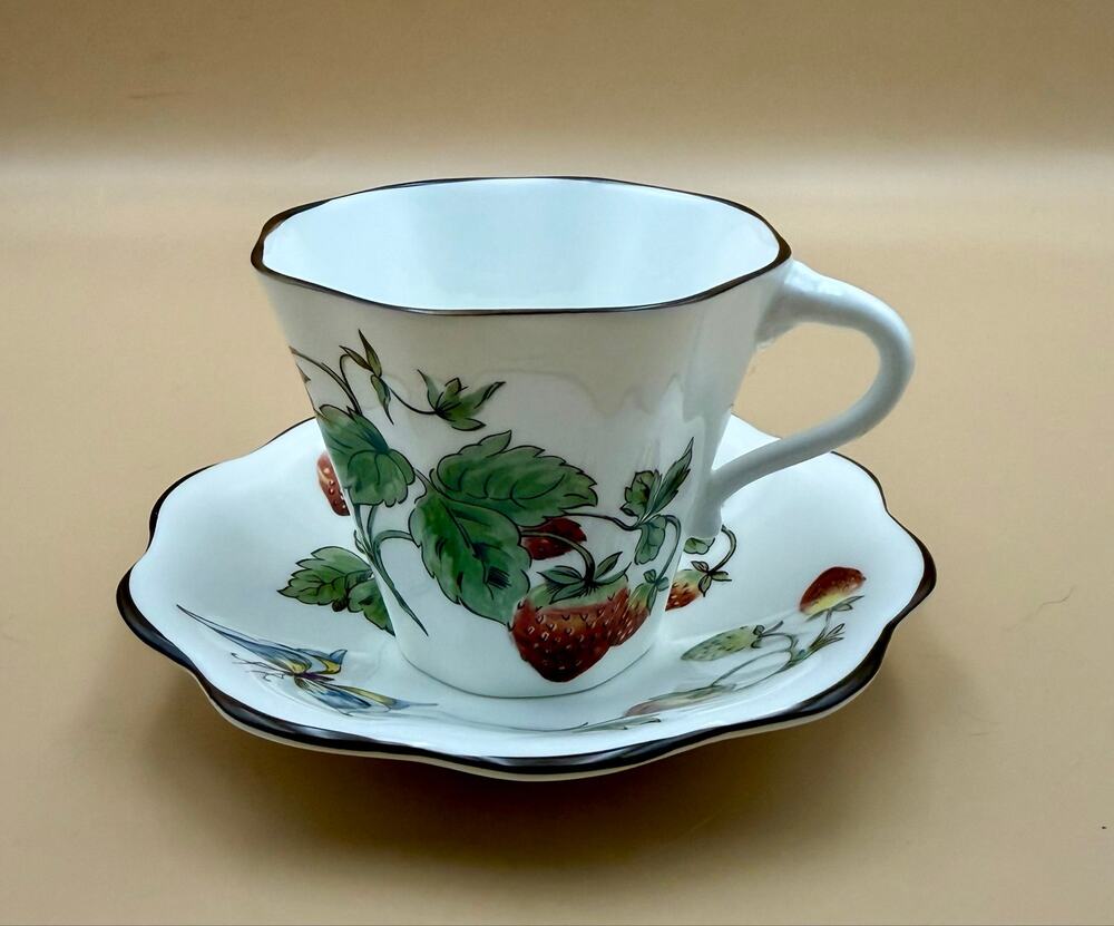 Coalport Strawberry Bone China Cup & Saucer England Scalloped Butterfly